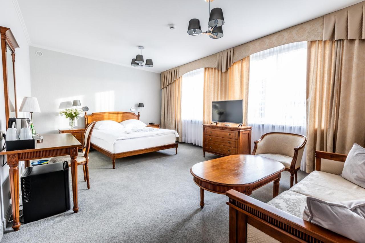 Hotel Pod Zlota Roza Κίελτσε Εξωτερικό φωτογραφία
