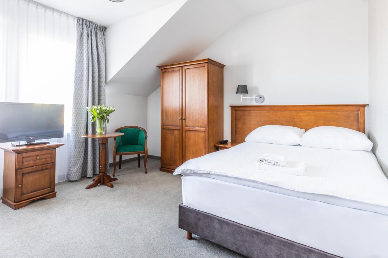 Hotel Pod Zlota Roza Κίελτσε Εξωτερικό φωτογραφία