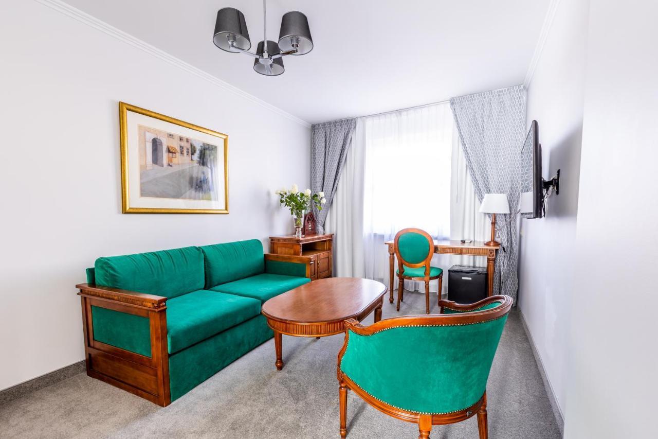Hotel Pod Zlota Roza Κίελτσε Εξωτερικό φωτογραφία