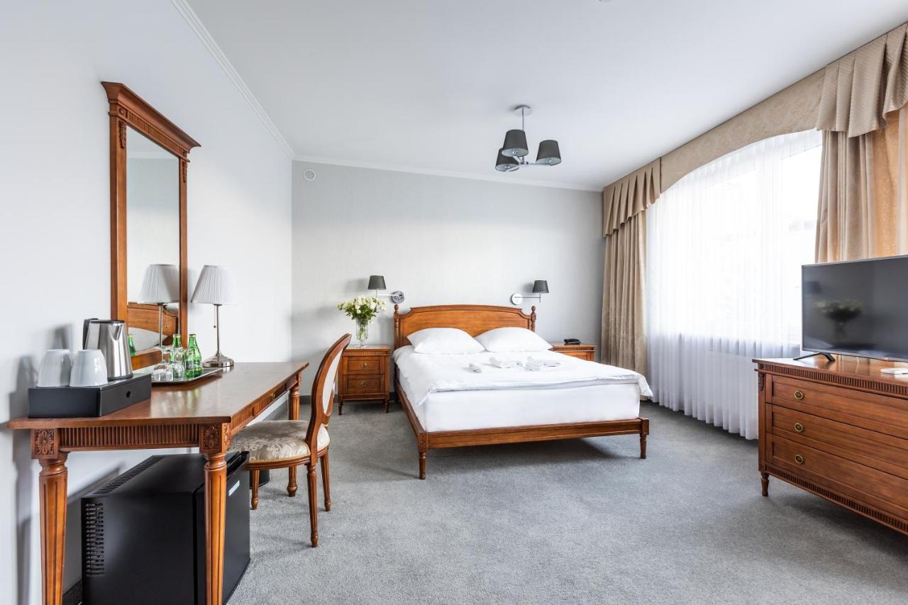 Hotel Pod Zlota Roza Κίελτσε Εξωτερικό φωτογραφία