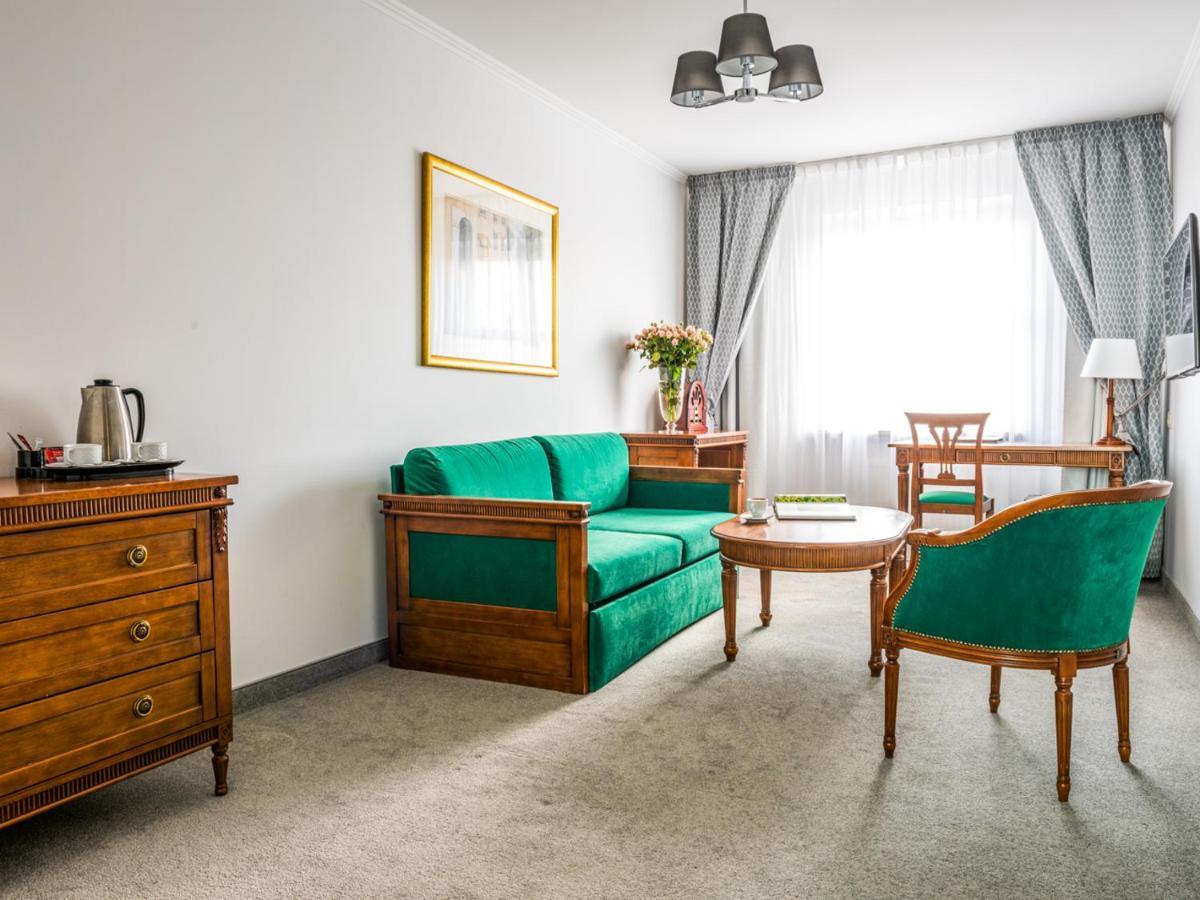 Hotel Pod Zlota Roza Κίελτσε Εξωτερικό φωτογραφία