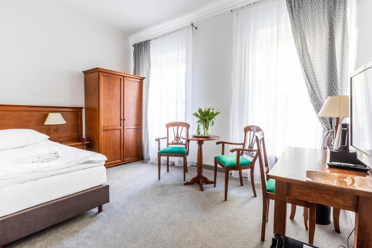Hotel Pod Zlota Roza Κίελτσε Εξωτερικό φωτογραφία