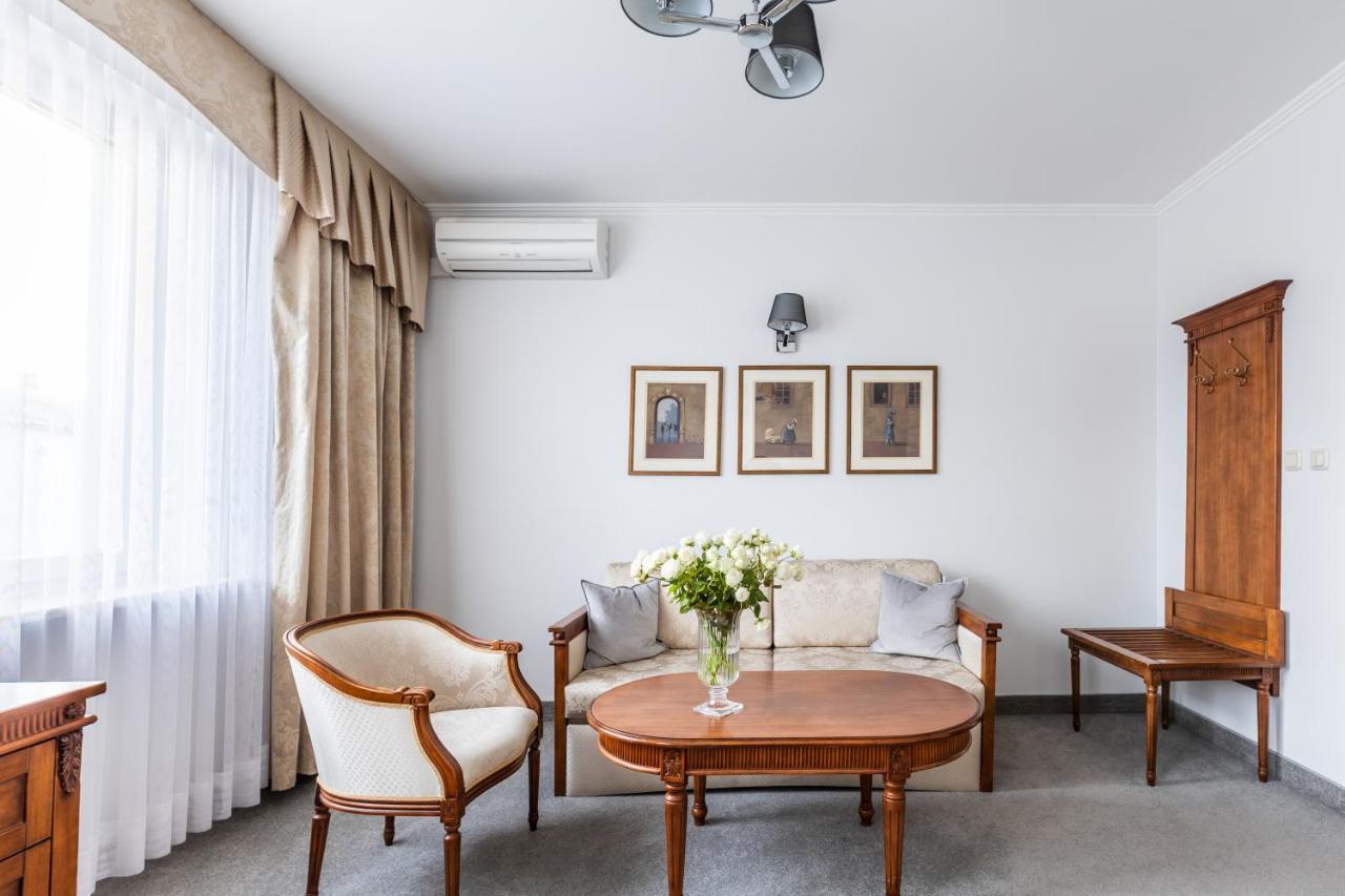 Hotel Pod Zlota Roza Κίελτσε Εξωτερικό φωτογραφία