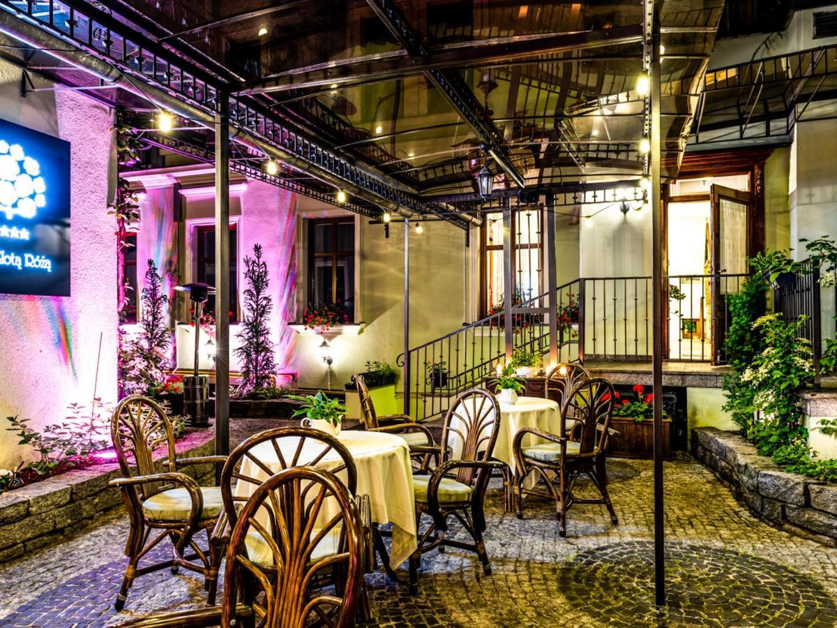Hotel Pod Zlota Roza Κίελτσε Εξωτερικό φωτογραφία