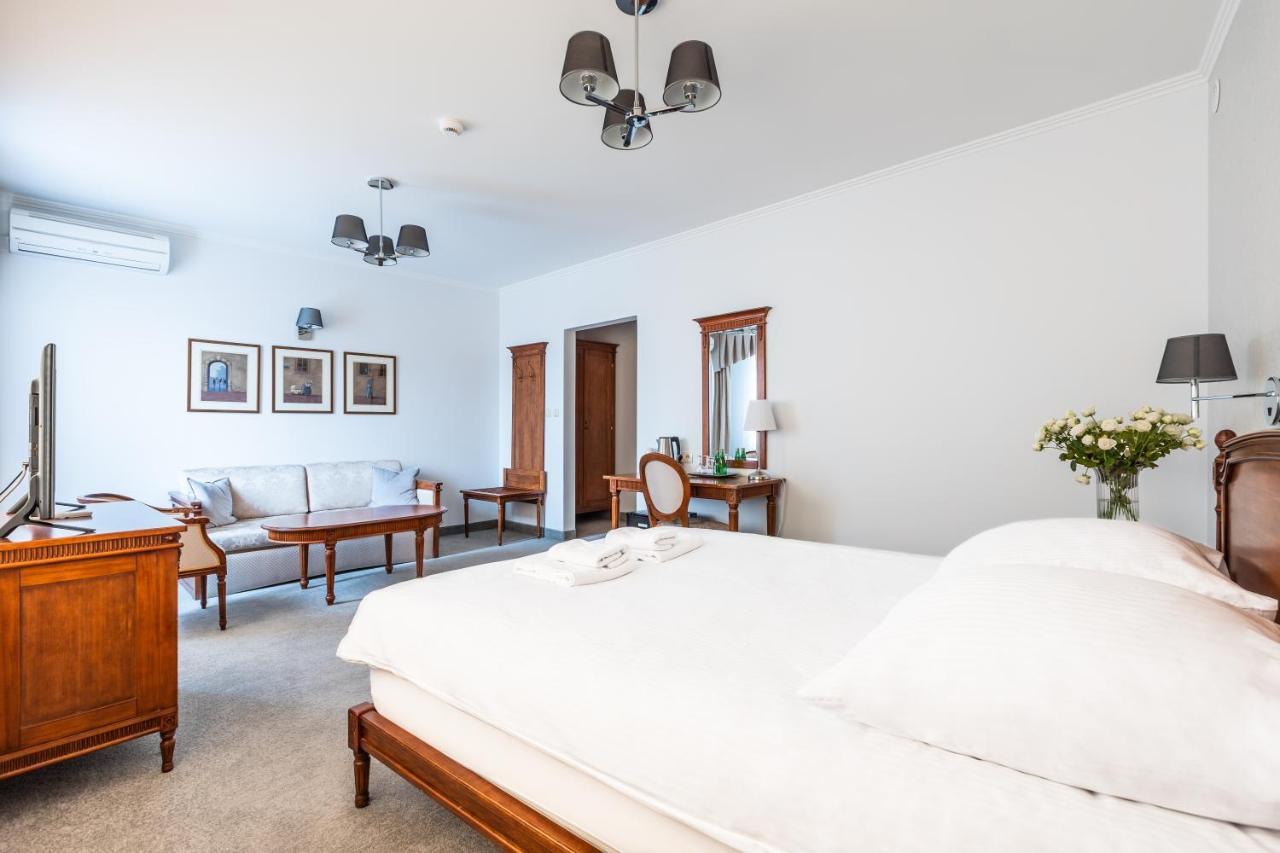 Hotel Pod Zlota Roza Κίελτσε Εξωτερικό φωτογραφία