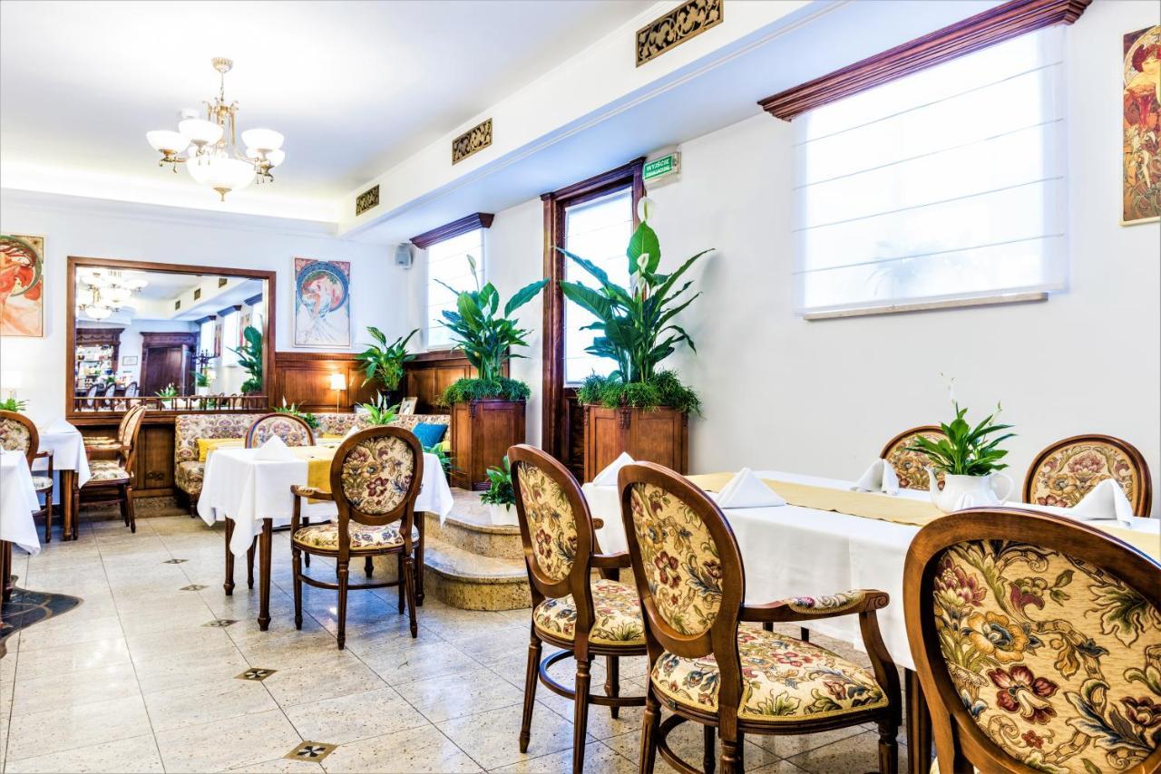 Hotel Pod Zlota Roza Κίελτσε Εξωτερικό φωτογραφία