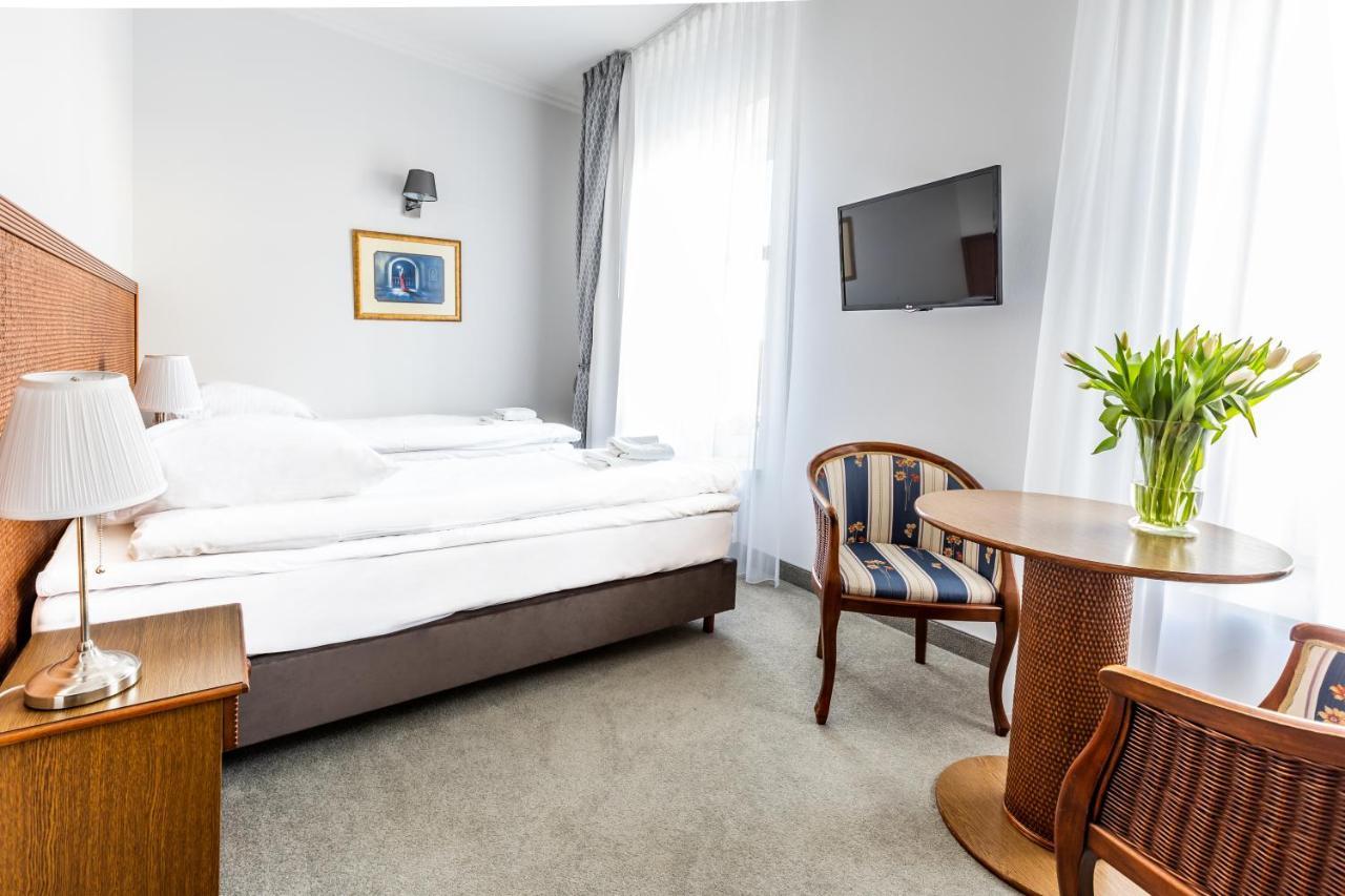 Hotel Pod Zlota Roza Κίελτσε Εξωτερικό φωτογραφία