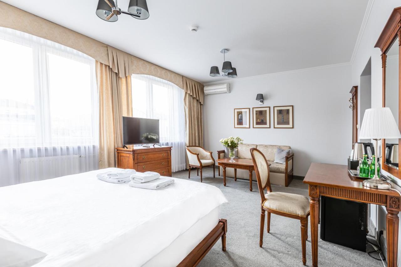 Hotel Pod Zlota Roza Κίελτσε Εξωτερικό φωτογραφία
