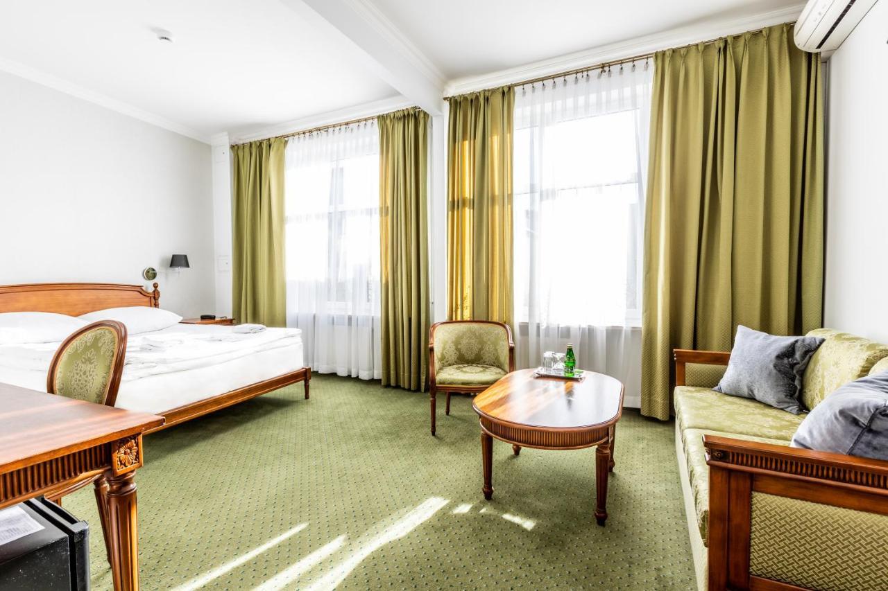 Hotel Pod Zlota Roza Κίελτσε Εξωτερικό φωτογραφία