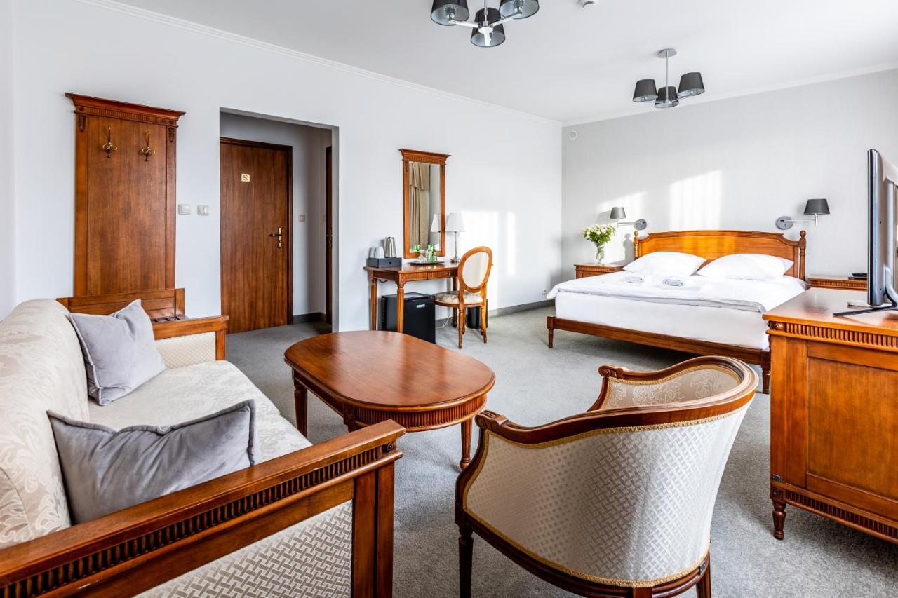 Hotel Pod Zlota Roza Κίελτσε Εξωτερικό φωτογραφία