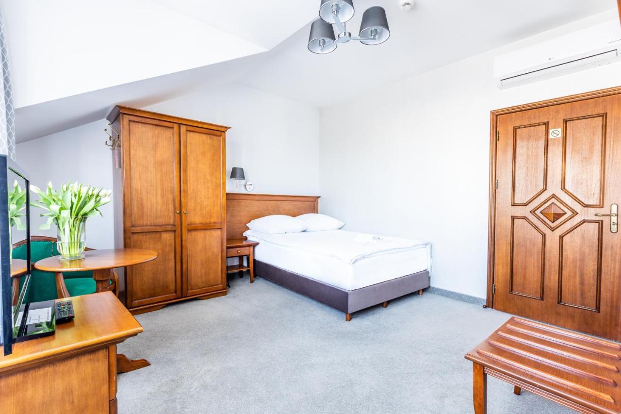 Hotel Pod Zlota Roza Κίελτσε Δωμάτιο φωτογραφία