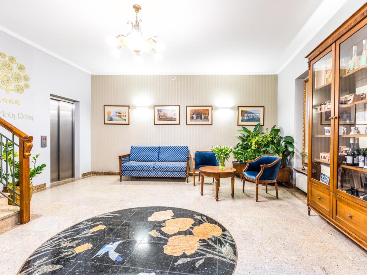 Hotel Pod Zlota Roza Κίελτσε Εξωτερικό φωτογραφία