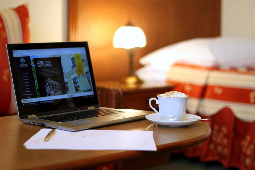 Hotel Pod Zlota Roza Κίελτσε Εξωτερικό φωτογραφία