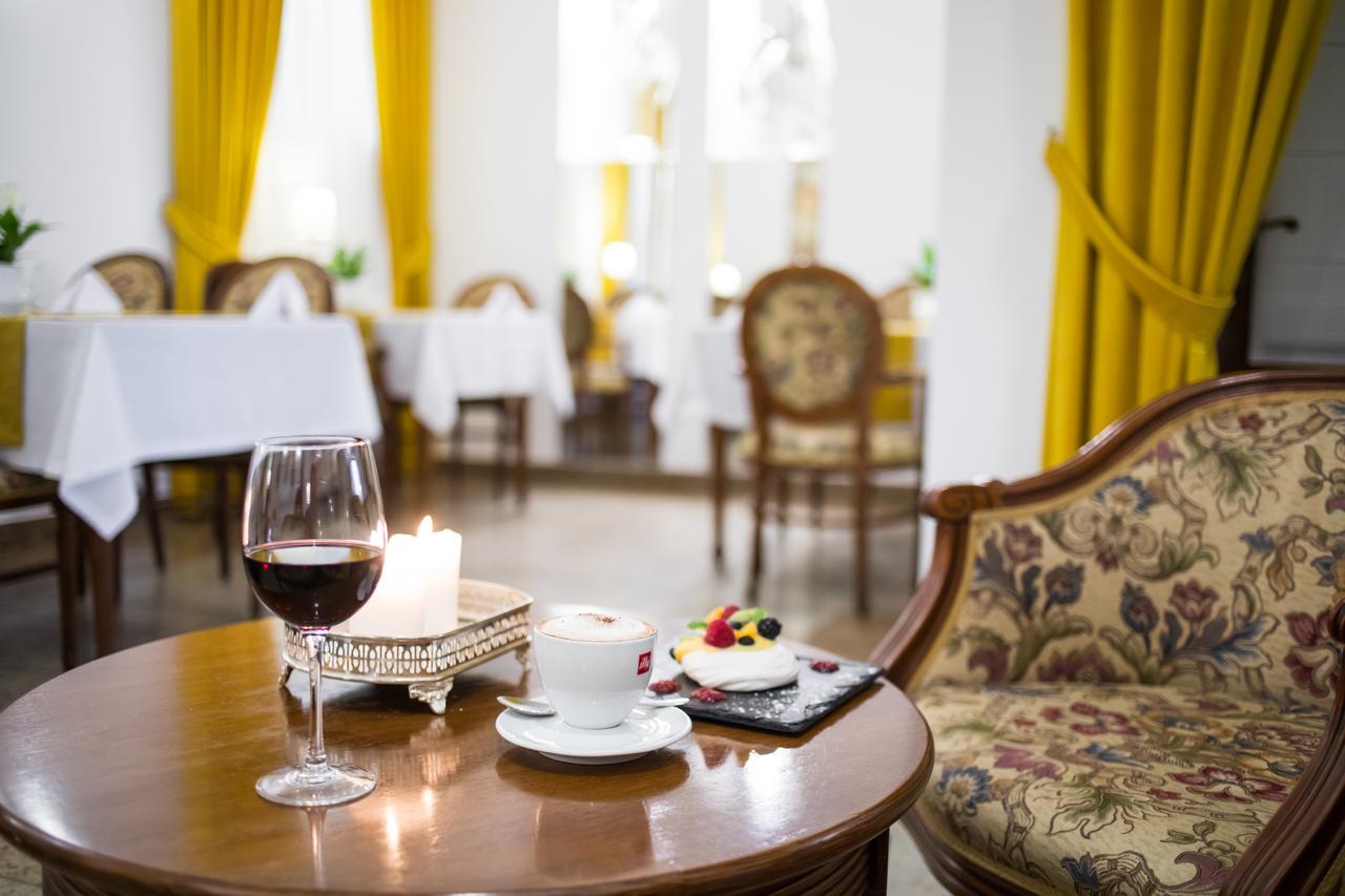Hotel Pod Zlota Roza Κίελτσε Εξωτερικό φωτογραφία